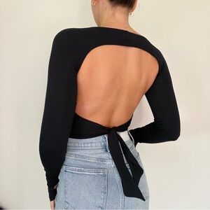*NWT* TAVI Backless Tie Yoga Top